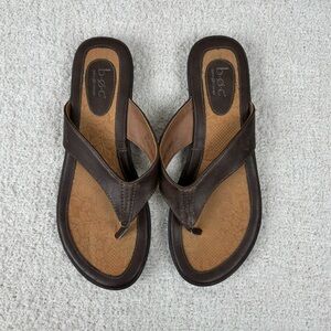 B.O.C. Born Concept Sandals Womens 9M Brown Leather Embossed Flip Flops